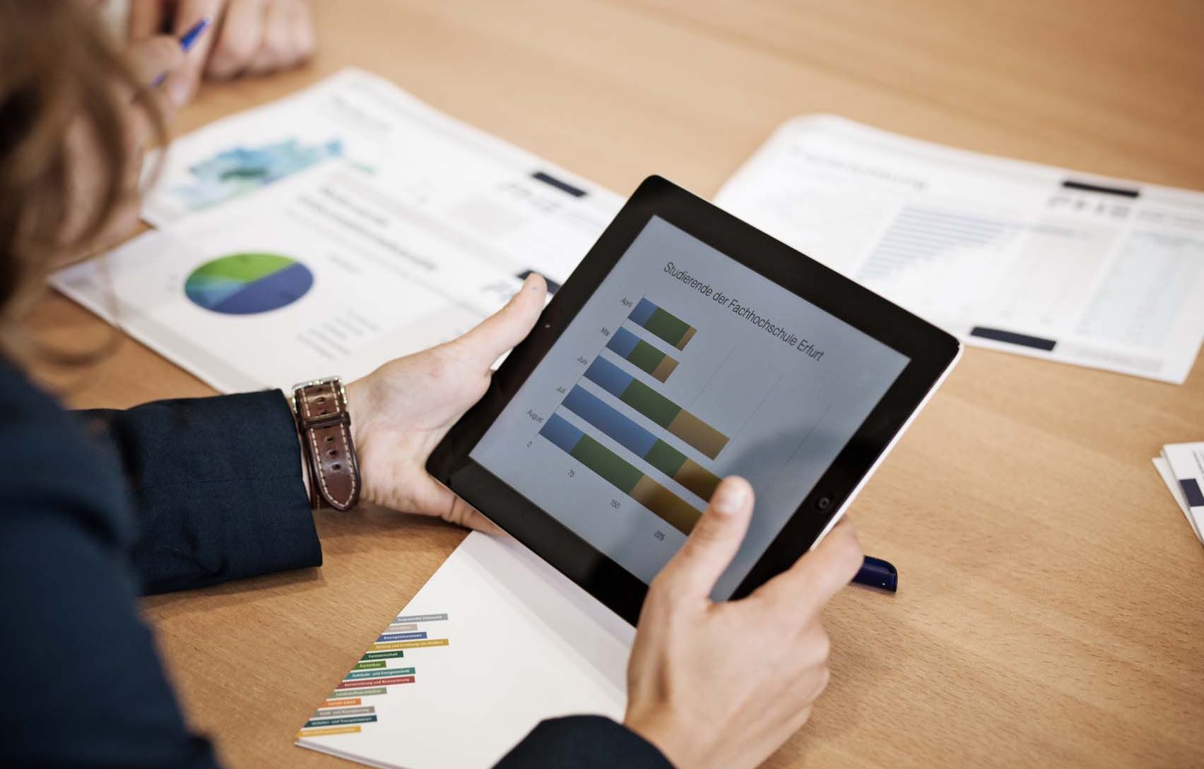 Studierende lernen in der Vorlesung 