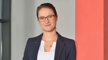 Portraitfoto Stefanie Bauer