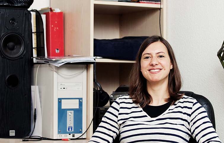 Studierende in ihrer Wohnung