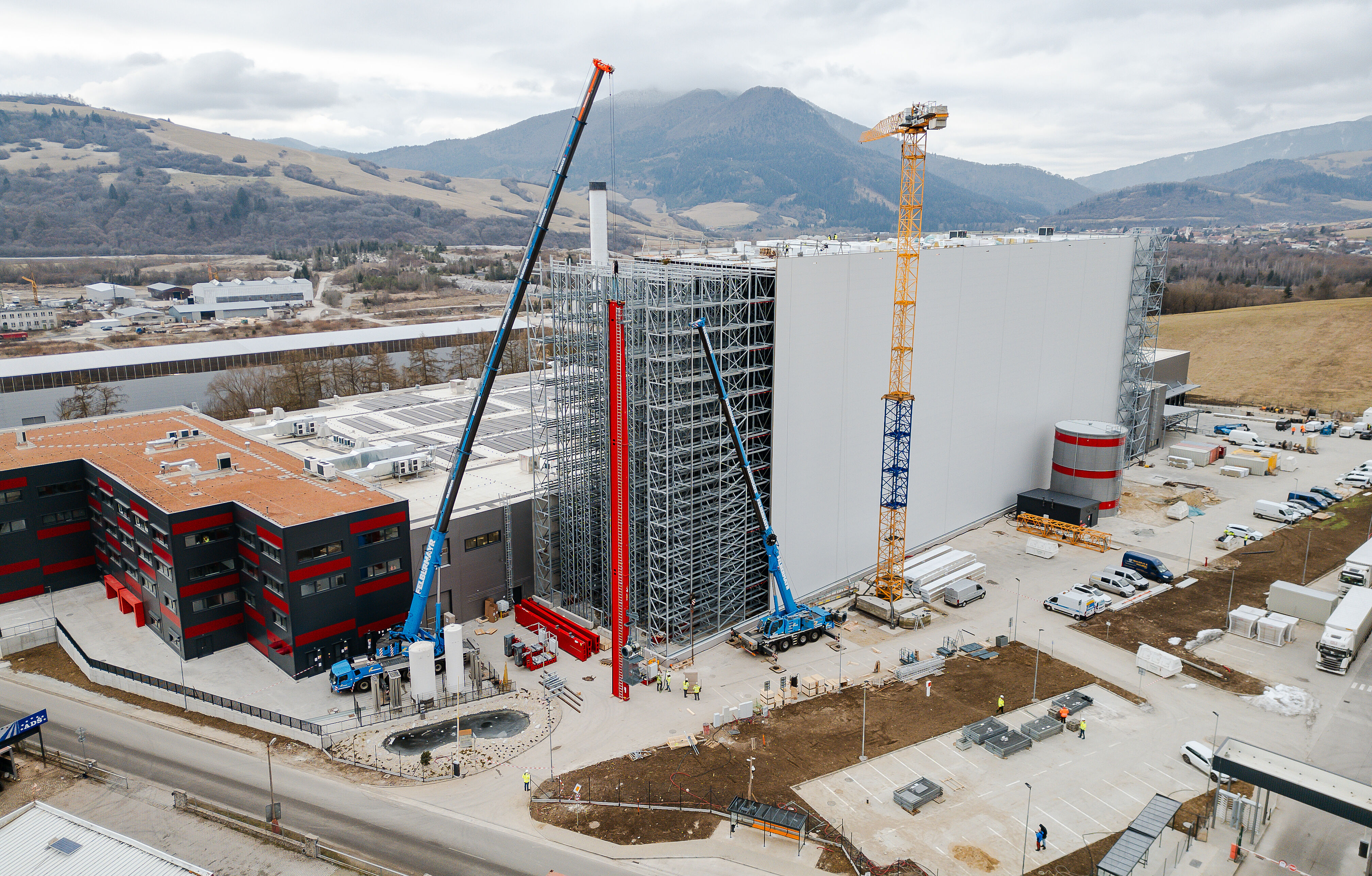 Bau eines Hochregallagers