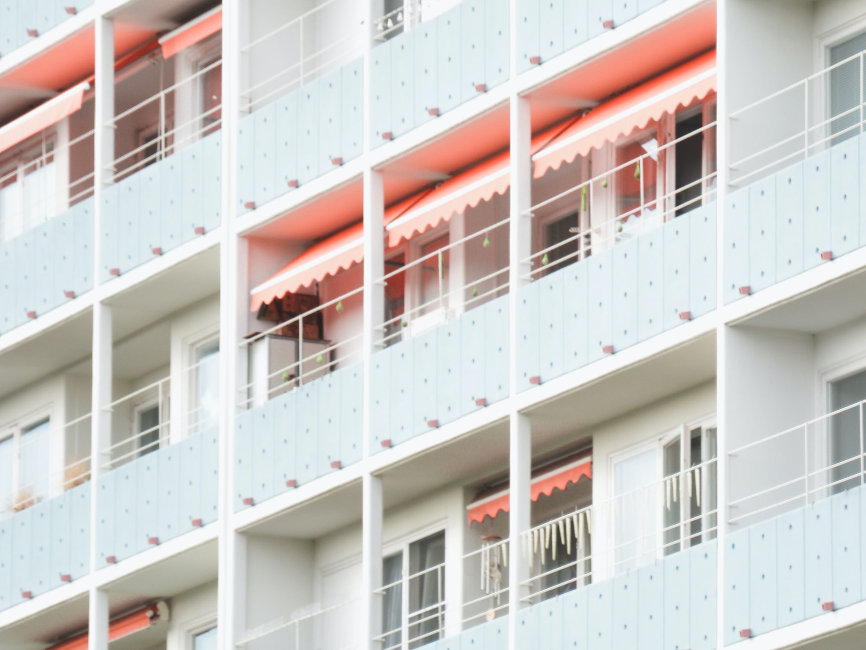 Wohnengebäude Wohnblock mit Seitenansicht auf die Balkone