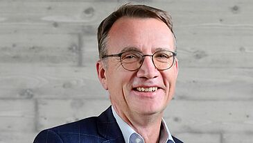 Portrait Dozent Dietmar Schmidt