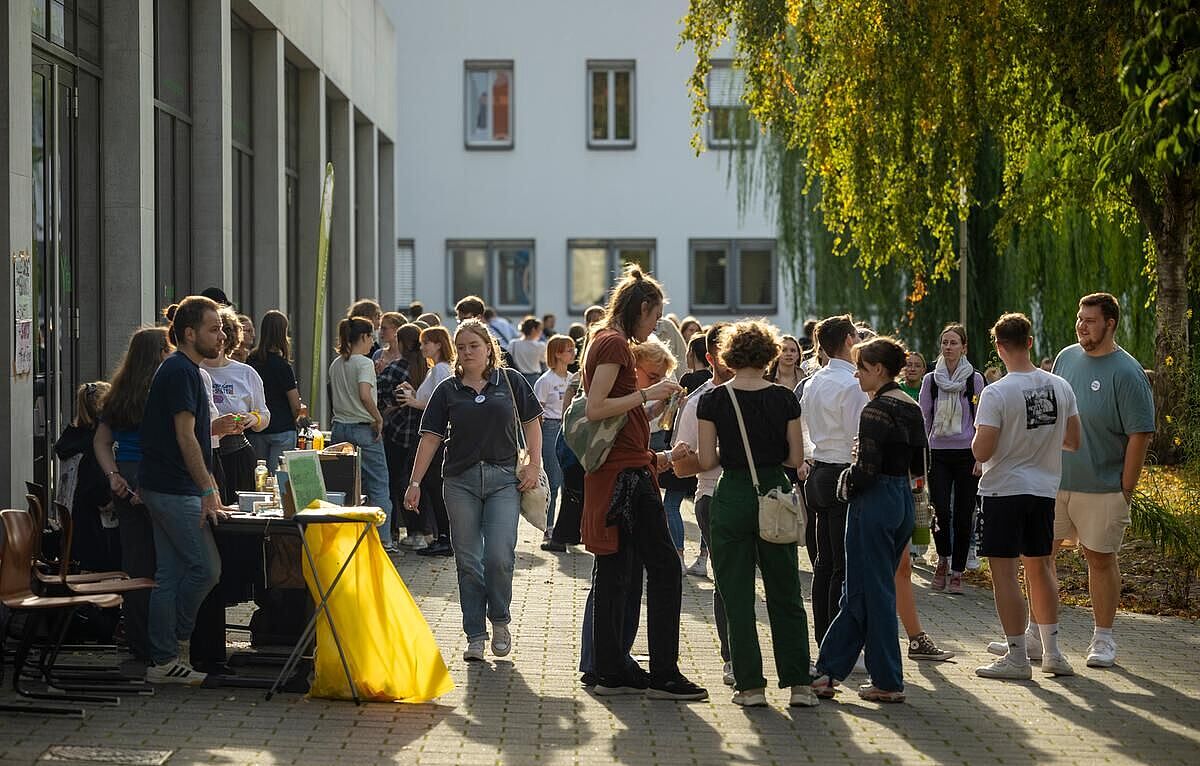 BIG Semester Opening Erstsemester auf dem Campus Altonaer Straße