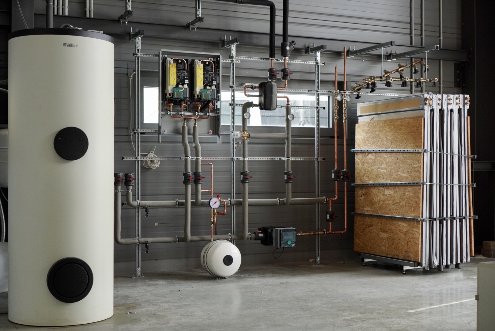 Latentwärmespeicher Laborraum und Modulaufbau vom Prototypen des Latentwärmespeichers